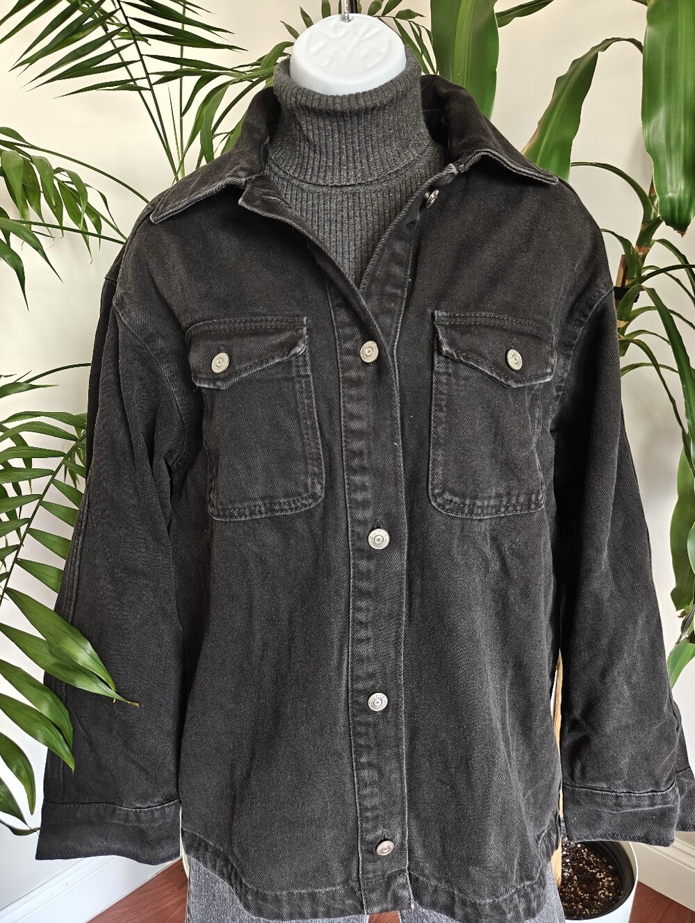 H&M Oversized / Unisex Denim Shacket - Picture 4 of 10